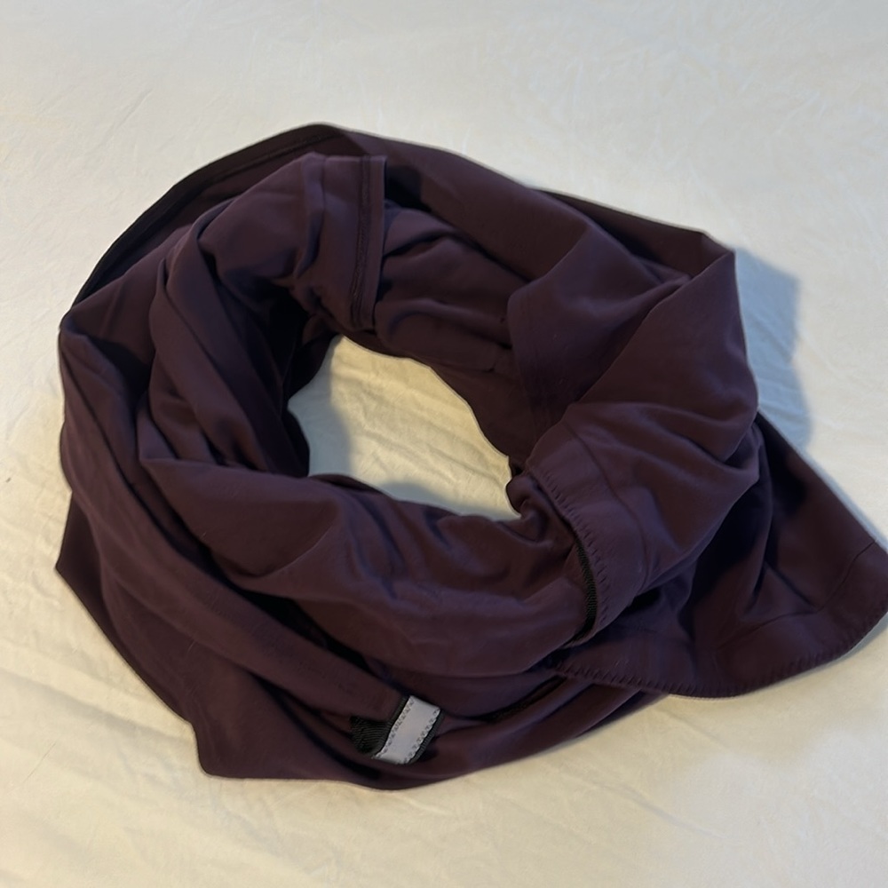 Lululemon vinyasa scarf wrap burgundy plum - Picture 2 of 2